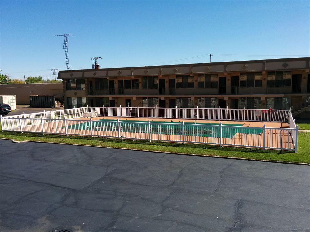 Rodeway Inn Saint Joseph Exterior foto